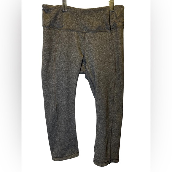 CALIA by Carrie Underwood • Women M • Gray Workout Crop Pants - Picture 1 of 9